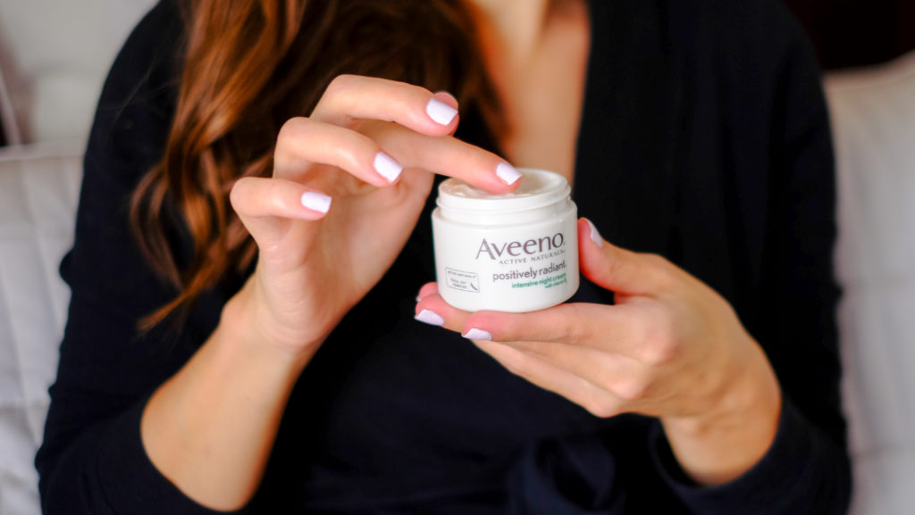 Aveeno Positively radiant night cream