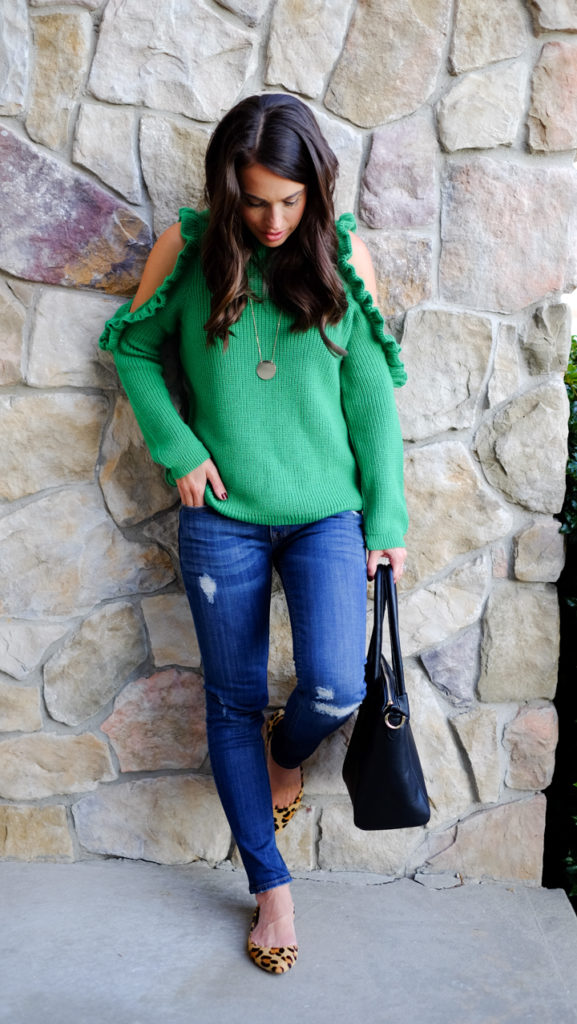 green-sweater-leopard-flats-outfit