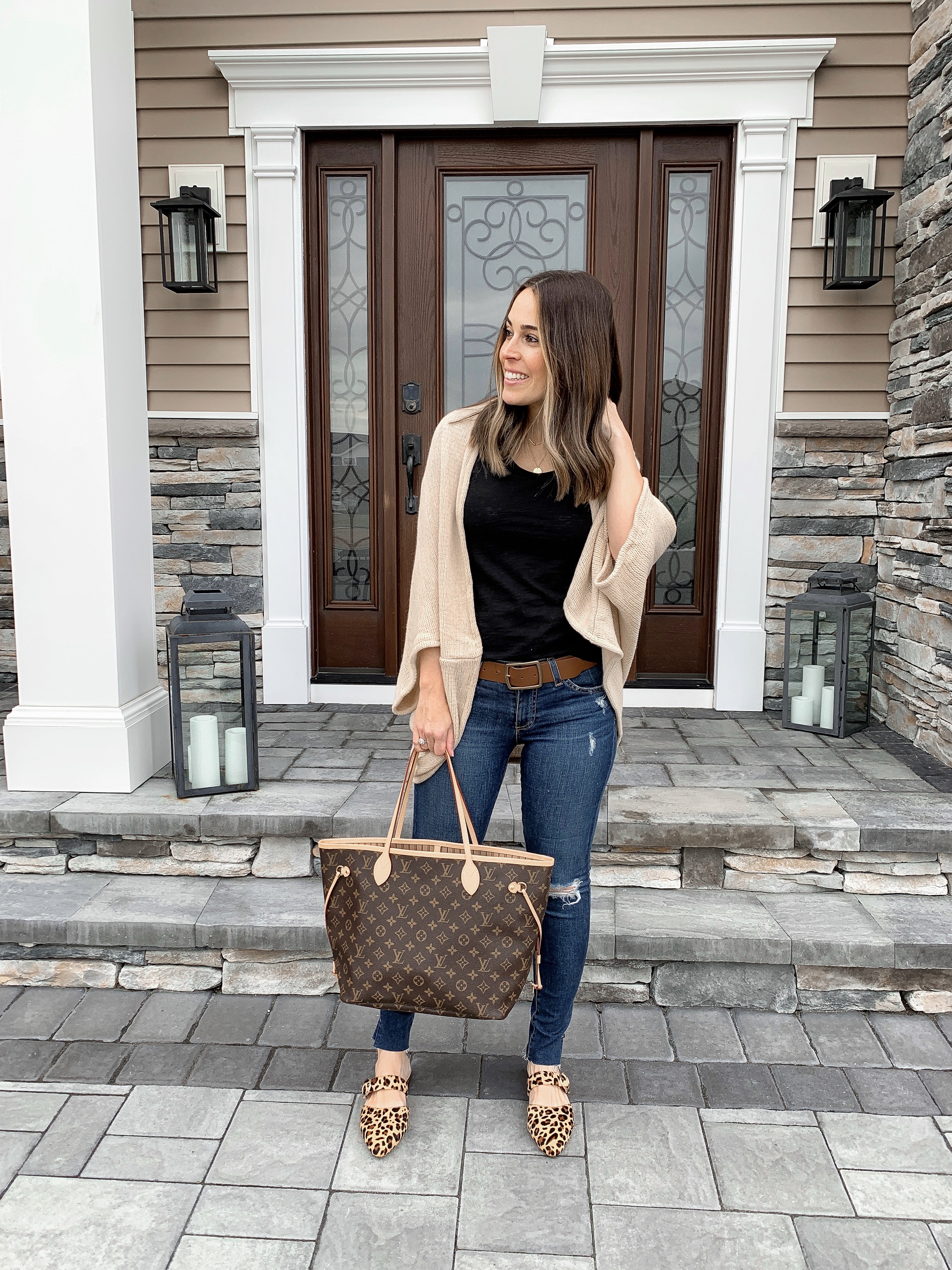 Spring outfit and Louis Vuitton neverfull gm