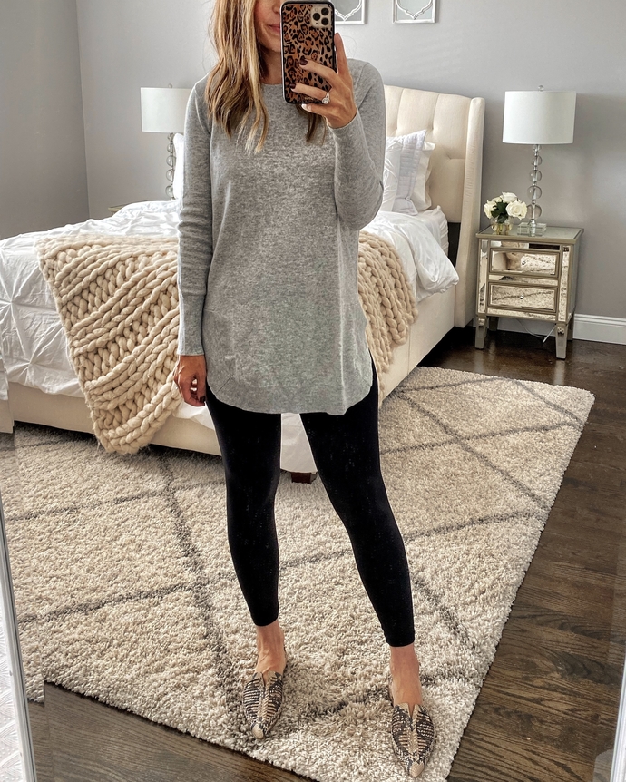 https://mrscasual.com/wp-content/uploads/2019/10/grey-circle-hem-tunic-sweater-fall-outfit.jpg
