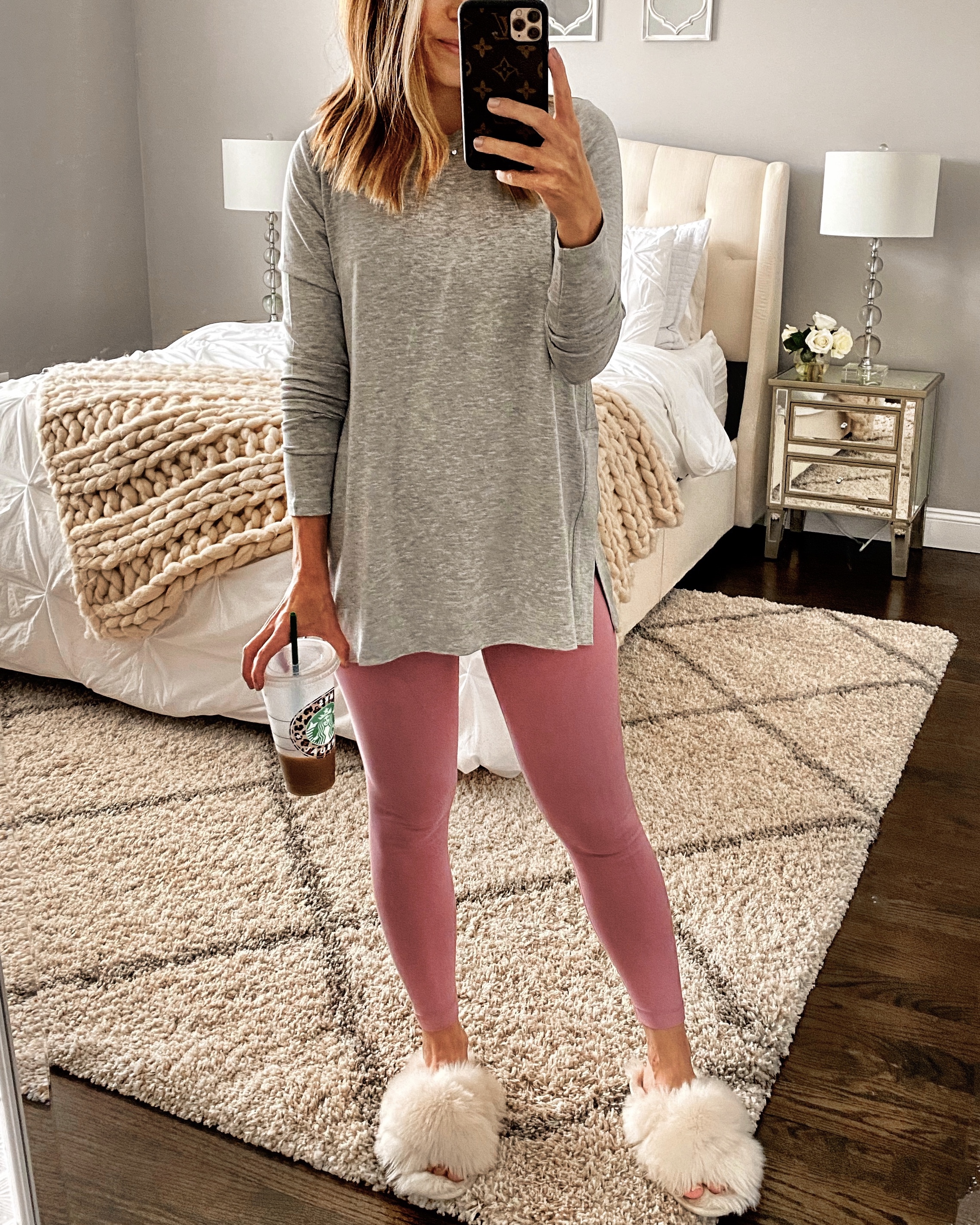Casual and Comfortable Outfit // Everyday Outfit // Tunic with Leggings and  Slippers // Ug…